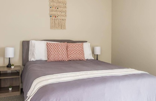 Nicollet Island Apartment | Frontdesk | Updated 1BR near the Mississippi River