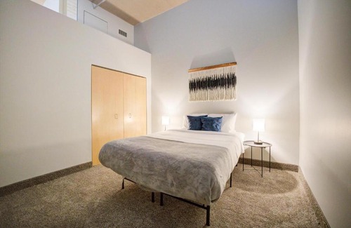 Cleveland Apartment | Frontdesk Waterfront Apts Downtown Cleveland