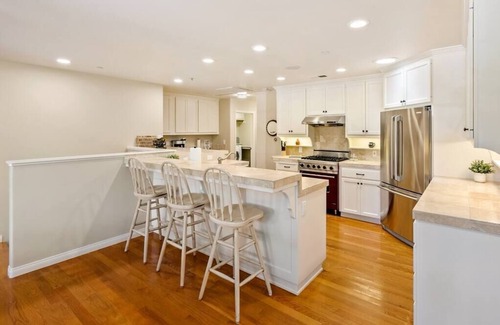 Templeton House | Frontier Oaks: Spacious Templeton Retreat