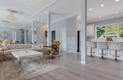 Blakeslee Ski Chalet | Frontlake Luxury Pocono Mansion
