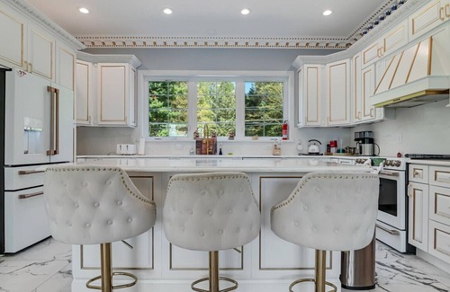 Blakeslee Ski Chalet | Frontlake Luxury Pocono Mansion