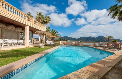 Son Servera Ski Chalet | Frontline in Son Servera with pool and jacuzzi with spectacular sea views