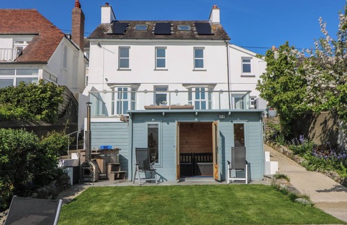New Quay Cottage | FRONWIG, pet friendly, luxury holiday cottage in New Quay