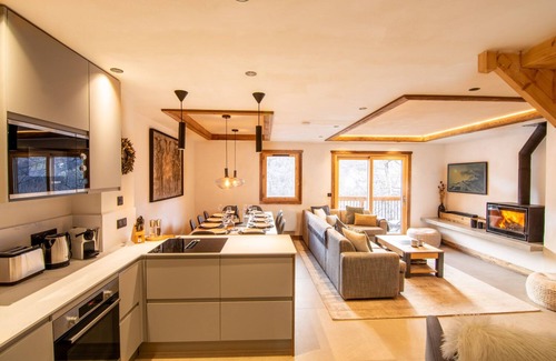 Saint-Martin-de-Belleville Apartment | Fruitière Camarine, comfortable Alpine chalet apartment, ski-in ski-out location