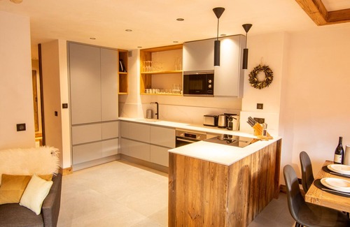 Saint-Martin-de-Belleville Apartment | Fruitière Camarine, comfortable Alpine chalet apartment, ski-in ski-out location
