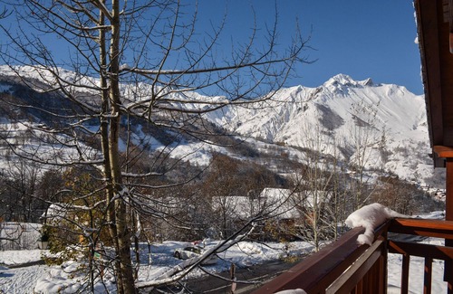 Saint-Martin-de-Belleville Apartment | Fruitière Camarine, comfortable Alpine chalet apartment, ski-in ski-out location