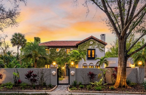 Indian Beach Sapphire Shores House | Fruit and Botanical Garden Estate 2 miles to downtown EV