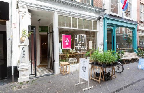 The Hague Center Apartment | Fruit of the City - R.Q.C.