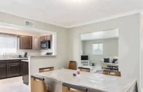 Orange House | FRUIT TREES, BACKYARD, NICE LOCATION, LARGE HOUSE