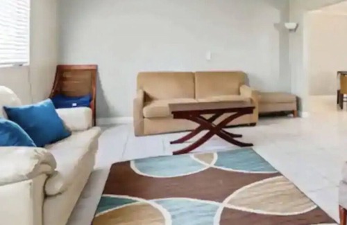 Orange House | FRUIT TREES, BACKYARD, NICE LOCATION, LARGE HOUSE