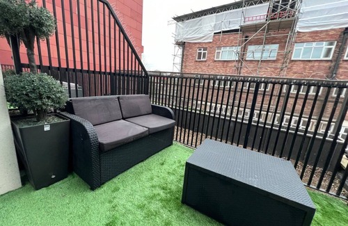 Whitechapel Apartment | FT53 Penthouse Rooms