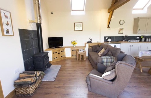 Monmouth House | Fuesli Lodge - Boutique Cottage at Harrys Cottages