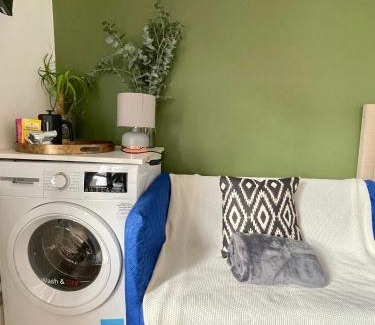 Munster Apartment | Fulham studio flat