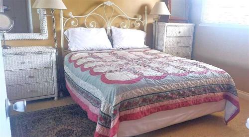 Carpinteria Apartment | Full 1 Bed Beach Condo #227