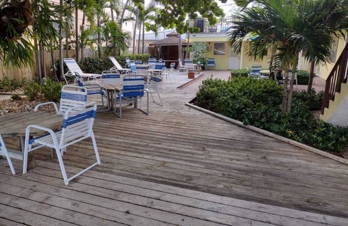 Lauderdale-by-the-Sea Apartment | full 2 bd/2ba apartment with living room and fully equipped kitchen, beach front