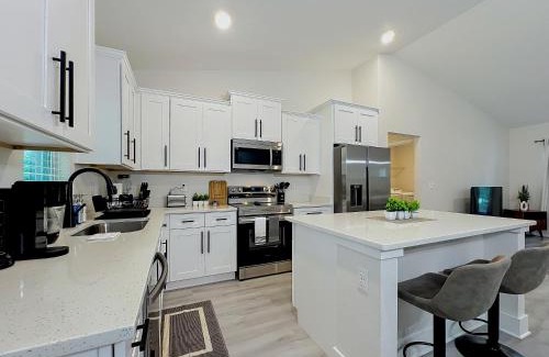 Historic Downtown House | Full 3 BR 2 BA Home in Ocala Close to Key Sights