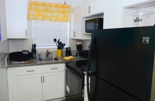 Bahamas Terrace Apartment | Full Apartment Near Beach