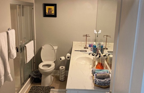 Braselton Apartment | Full bed, closet, mounted TV, with apartment amenities at this fabulous rate.