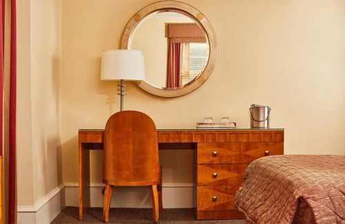 Gayborhood Hotel | Full Double Delight, The Alexander Inn, 2 Rooms, Historic Neighbourhood