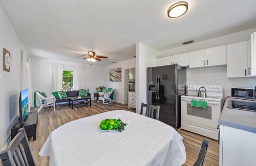Laurel House | Full Duplex Nokomis Beach .7 Miles from The Beach