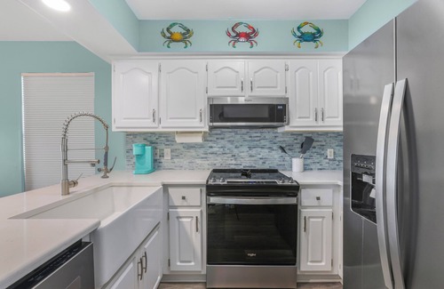Gulf Shores House | Full Duplex - Prime Spot! Walk to Beach, Shops