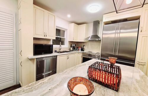 Essa House | Full Family Vacation Home