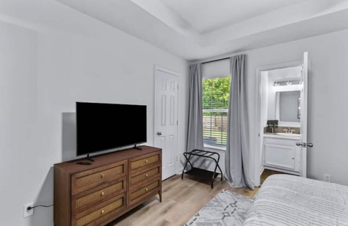 Flowood House | Full Home in Brandon with Essentials