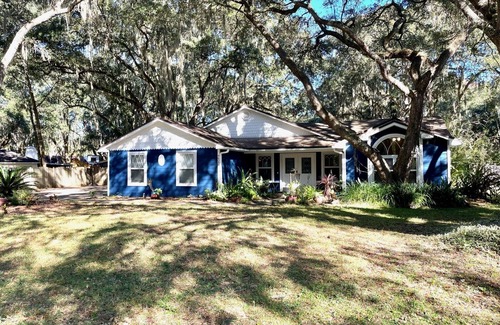 Fernandina Beach House | Full HOME with hot tub! Enjoy your stay at The Salty Dog!