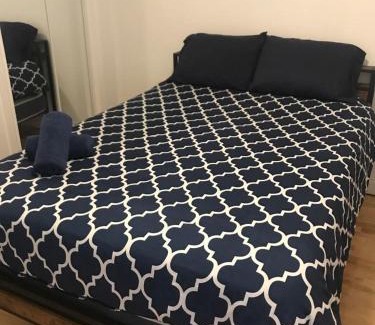 Verdun House | FULL KITCHEN 10min from DTOWN RoomB