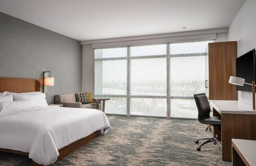 Anaheim Resort Hotel | Full Kitchen Suites - Family-Friendly Rentals, steps to Disneyland