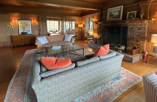 Inverness House | Full Moon Retreat Home with Sweeping Bay Views