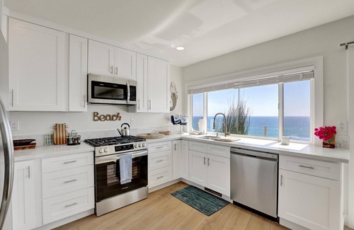 San Clemente Apartment | Full Ocean and Sunset Views. Relax to the sound and smell of the sea.