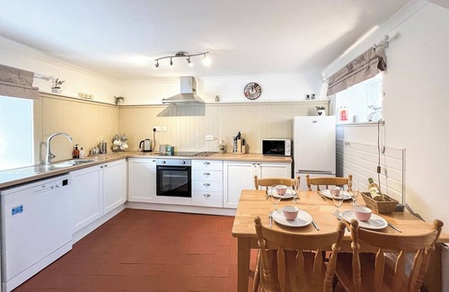 Abernethy Cottage | Full of character, this cosy cottage is in a quiet lane in a charming village.