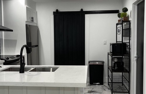Driftwood House | Full RENOVATED - Close to MI FL!! Near to Hard Rock Casino