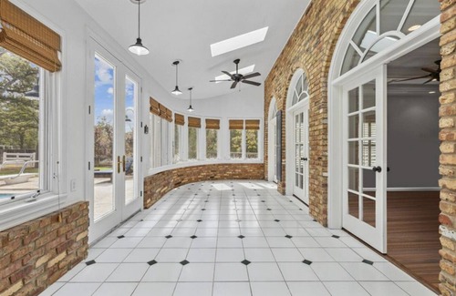 Bartonville House | Full Resort Estate with Pool, Gym, Tennis Court, Basketball and Volleyball