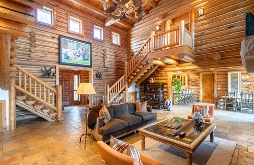 Carbondale House | Full Throttle Carbondale Ranch - Log Home