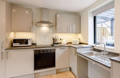 Moreton Valence Cottage | Fully Accessible-Disabled Adapted-Hot Tub-Pets