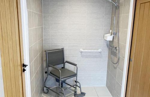 Bishampton House | Fully Accessible-Disabled Adapted-Hot Tub-Pets