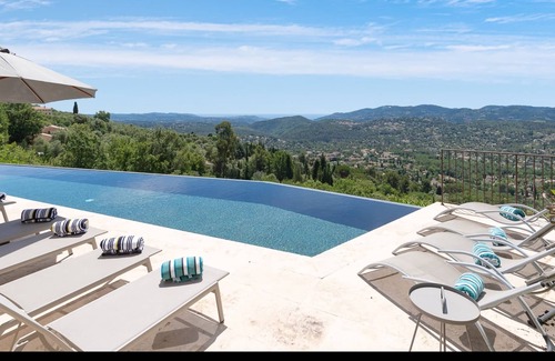 Speracedes Villa | Fully booked all summer. Provence is often at its best in the autumn. Book now!