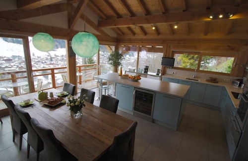 Morzine Ski Chalet | Fully catered Chalet with Stunning Views and Hot Tub , Morzine, Portes du Soleil