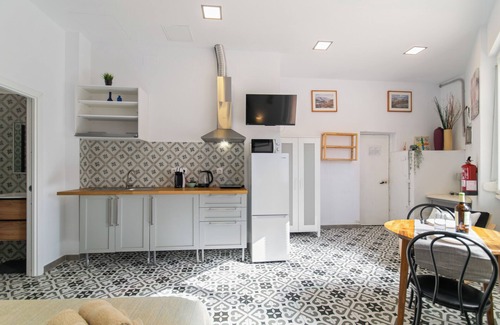 Sant Adria de Besos Apartment | Fully equipped studio, 15 minutes from downtown BCN, 8 min. walk from the beach