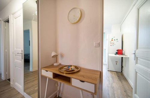 La Belle de Mai Apartment | Fully equipped apartment balcony sleeps 7 wifi