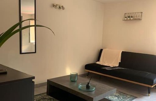Les Chartreux Apartment | Fully equipped apartment next to the Longchamp