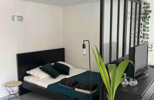 Les Chartreux Apartment | Fully equipped apartment next to the Longchamp