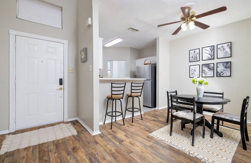 Euless House | Fully Equipped DFW Stay Near Dining & Shopping