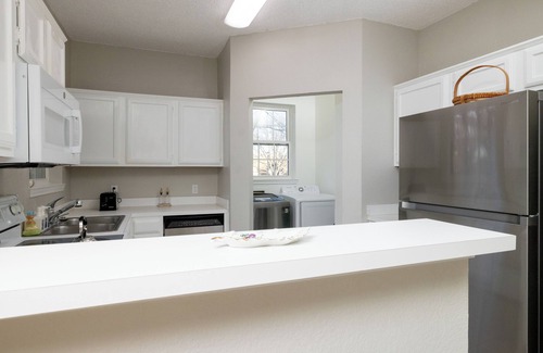 Euless House | Fully Equipped DFW Stay Near Dining & Shopping