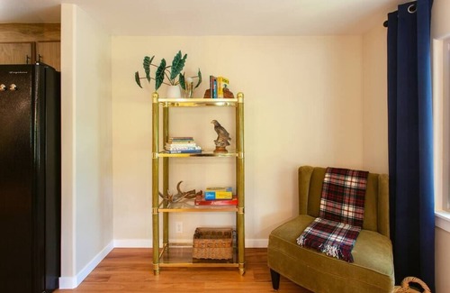 Jackson County House | Fully equipped house on the river with a private fishing hole.