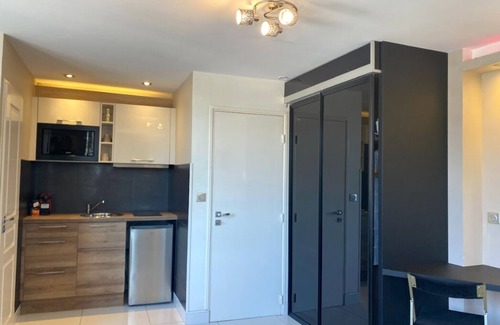 Montlucon Apartment | Fully equipped studio in city center, FREE WIFI