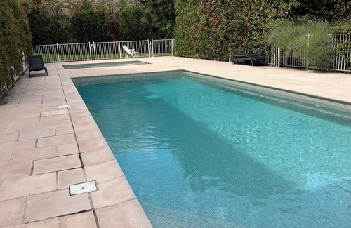 Carnot Apartment | Fully equipped studio in the center of Cannes with swimming pool, large terrace and air conditioning