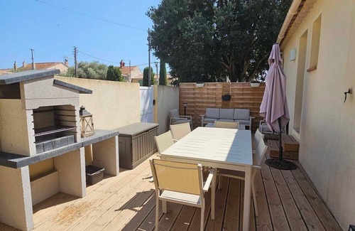 Toulon House | Fully-equipped Type 2 house with swimming pool and outdoor terrace.